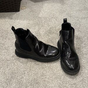 Girl’s Black Chelsea Boots